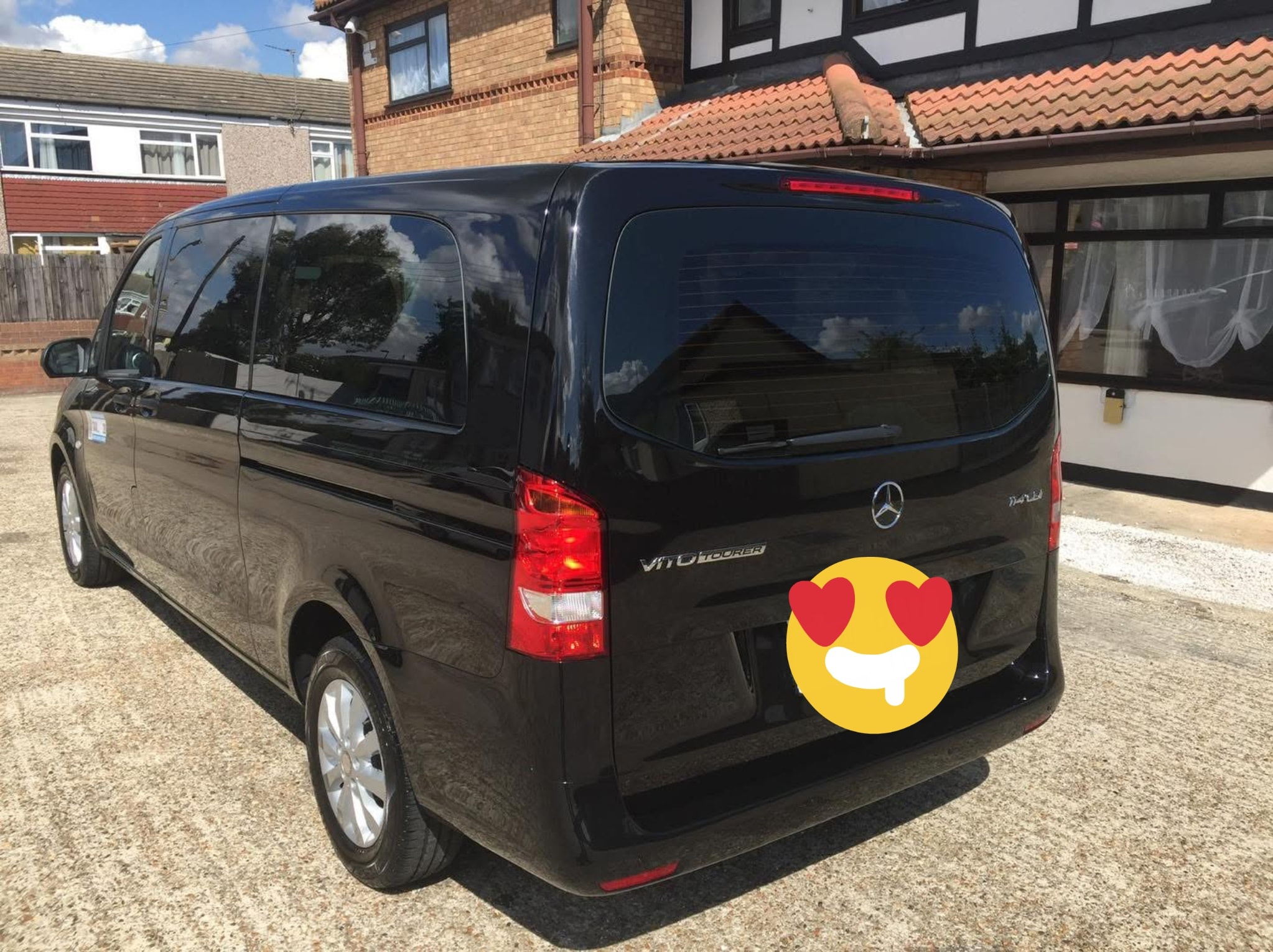 A&N Taxis Mercedes Vito – exterior parked